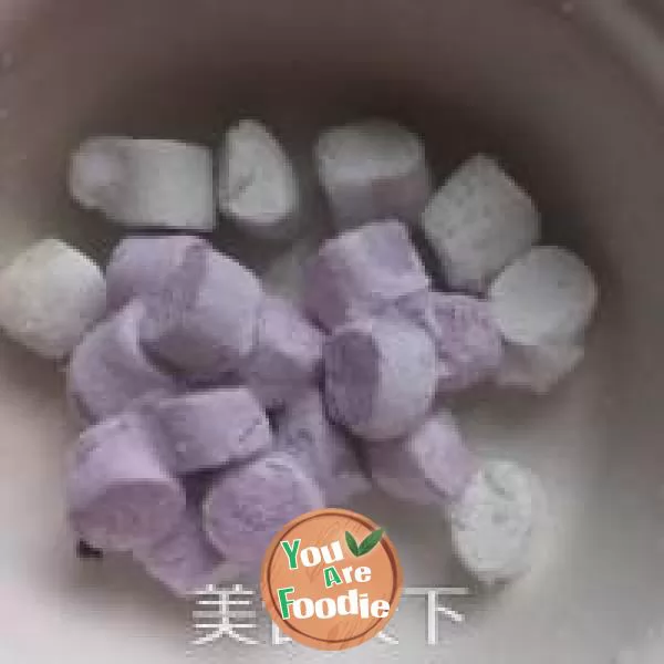 Taro balls, milk and fruit ice