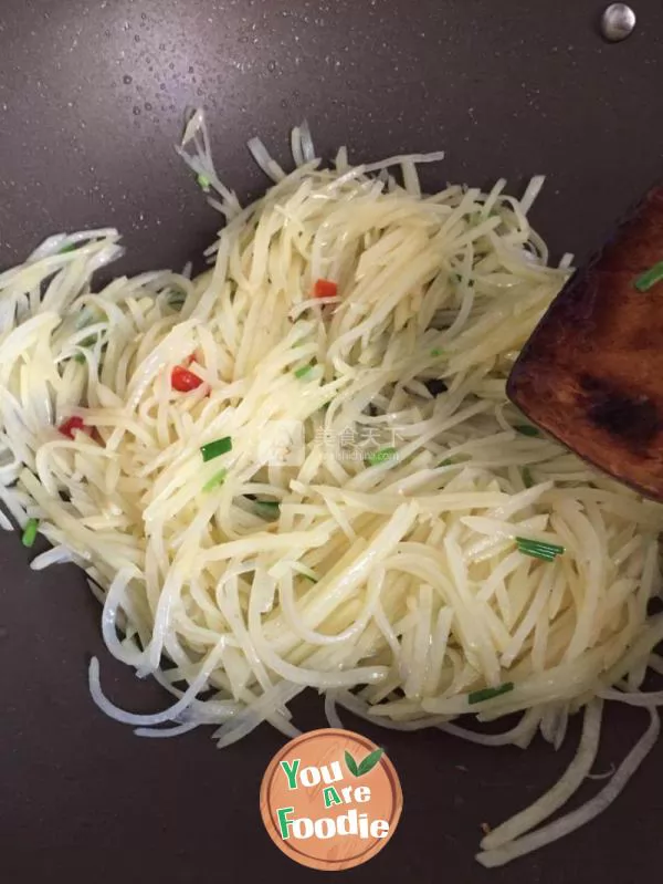 sour and spicy shredded potatoes