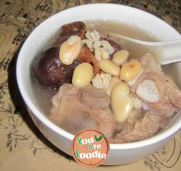 Stewed-pork-bone-soup-with-kapok