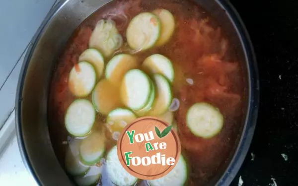 Zucchini tomato pimple soup