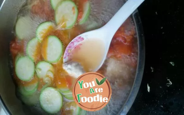 Zucchini tomato pimple soup