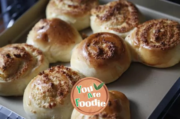 Coconut bread roll (method of baking bread roll in oven)