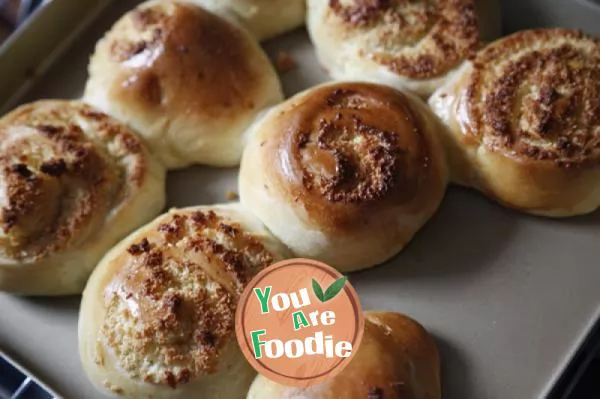 Coconut bread roll (method of baking bread roll in oven)