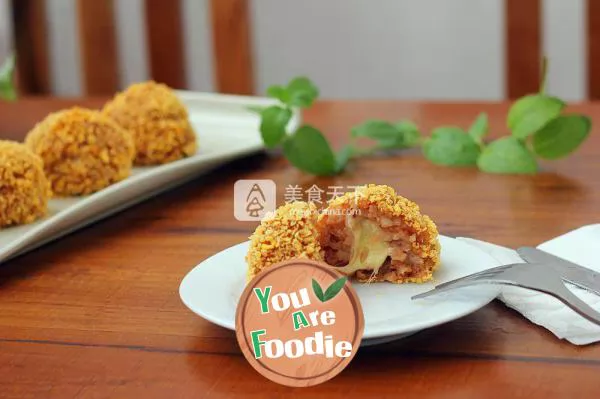 Baked rice balls with cheese