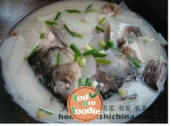 Fish head and radish soup