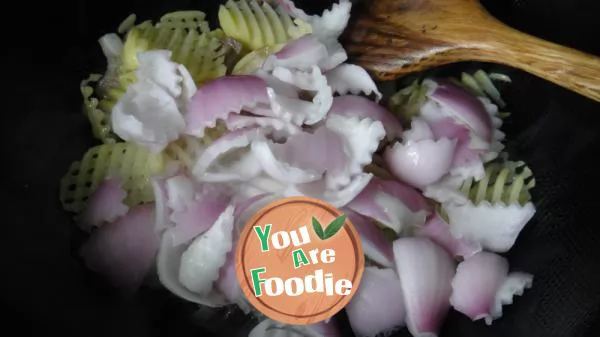 [I love my home] - fried meat, onion and potato chips