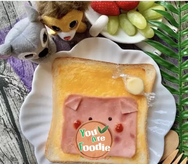 ? Cute little pig ? (toast)