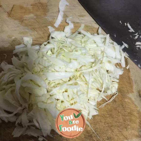 Steamed shrimp balls with cabbage