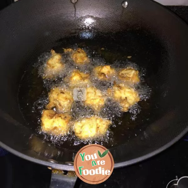 Steamed shrimp balls with cabbage