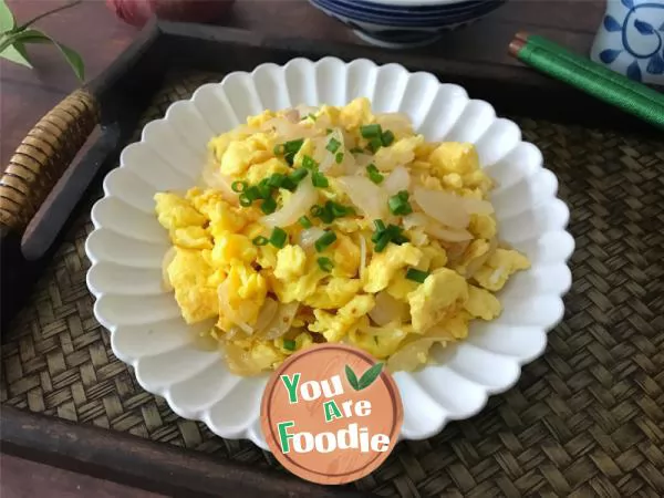 Onion scrambled eggs 