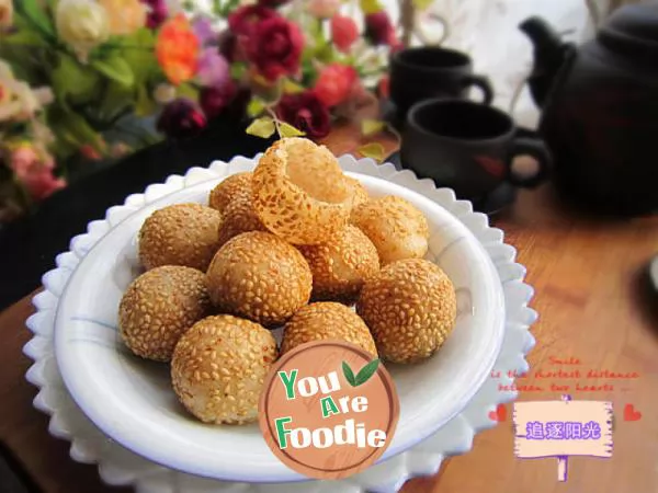 Hollow jute balls -- Beautiful hollow jute balls can be made without baking powder