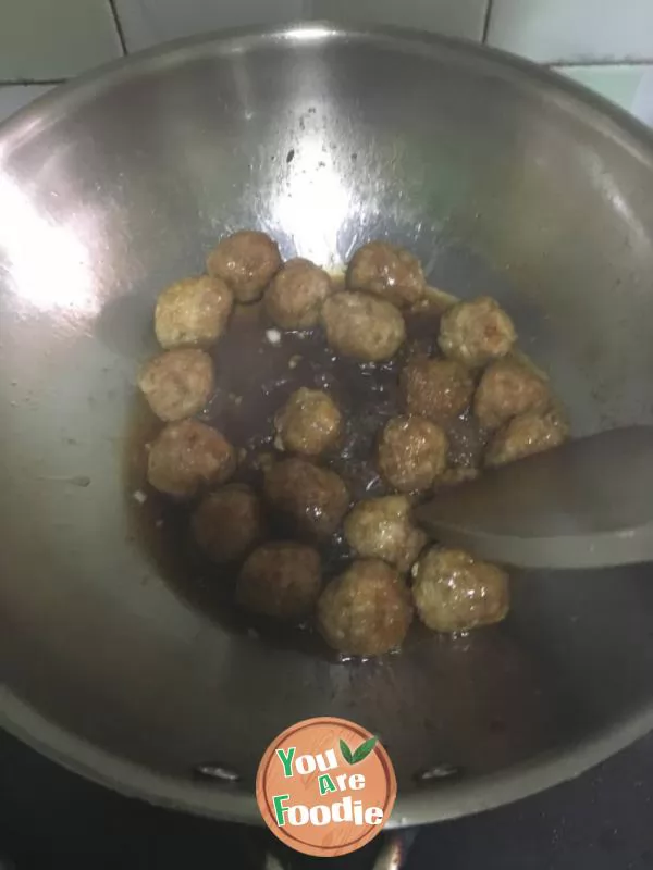 Sauteed Pork Balls with Brown Sauce