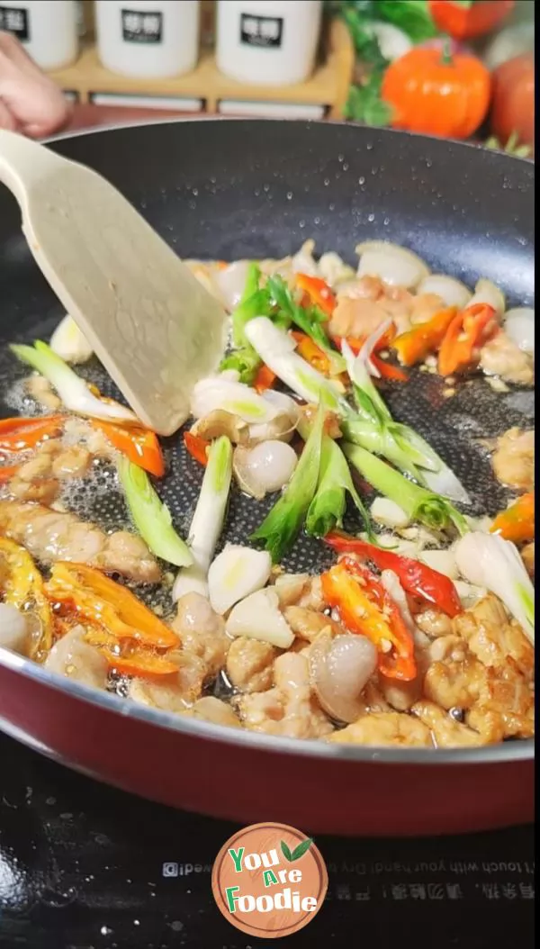 Saut ¨¦ ed Pork with Vegetable Stalks This way, you can eat delicious and delicious