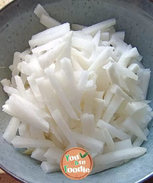 Pickled white radish strips