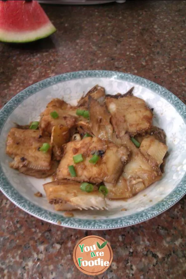 Braised dragon tongue fish in brown sauce