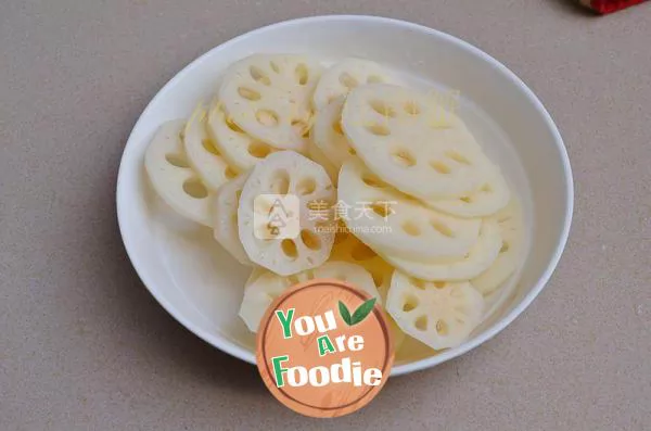 Spicy lotus root slices