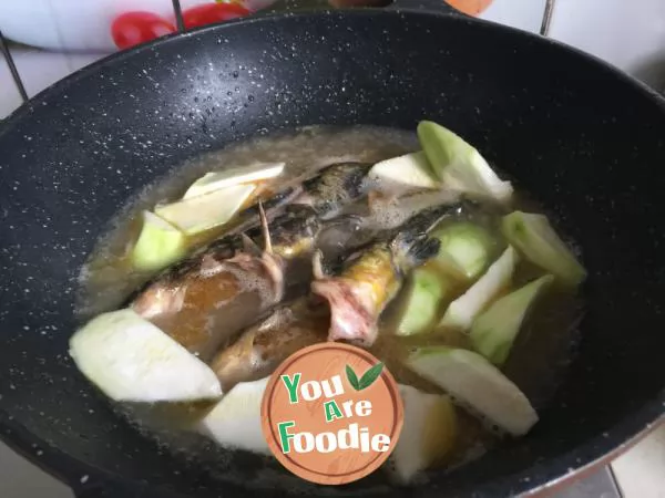 Anchovy and towel gourd soup