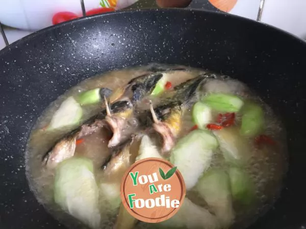 Anchovy and towel gourd soup