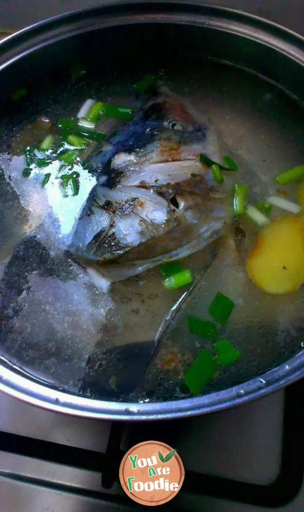 Fish head and tofu soup