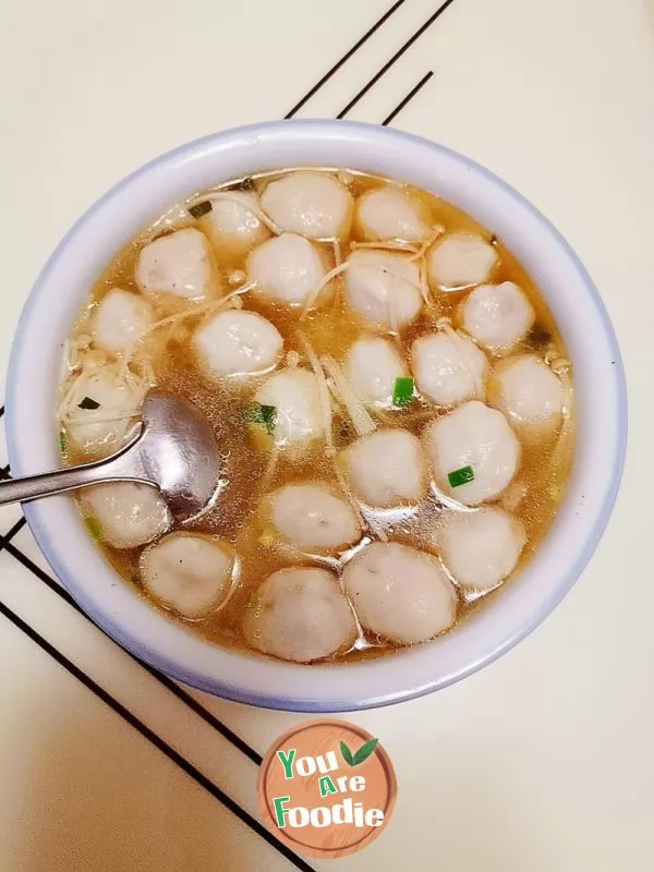 Flammulina-velutipes-fish-ball-soup