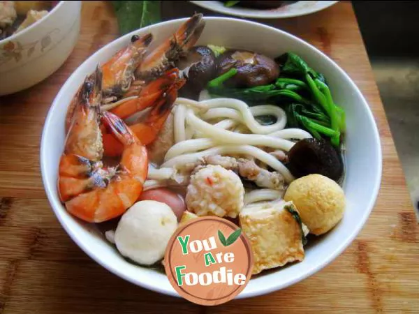 Seafood balls and udon noodles