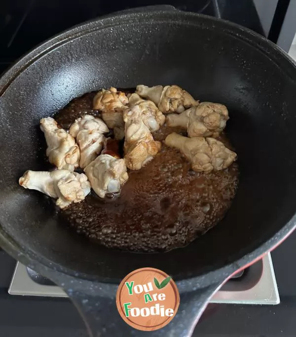 Stewed Wing Roots with White Bean Beans