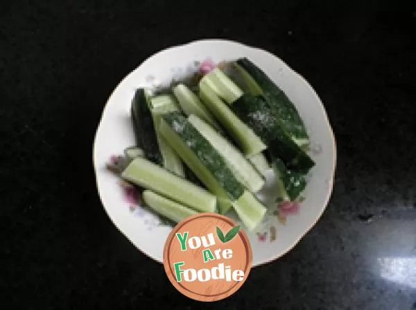 Cucumber slices with vinegar