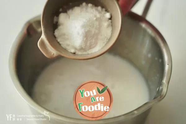 Mango coconut flavored ice cream powder that can be made in five minutes