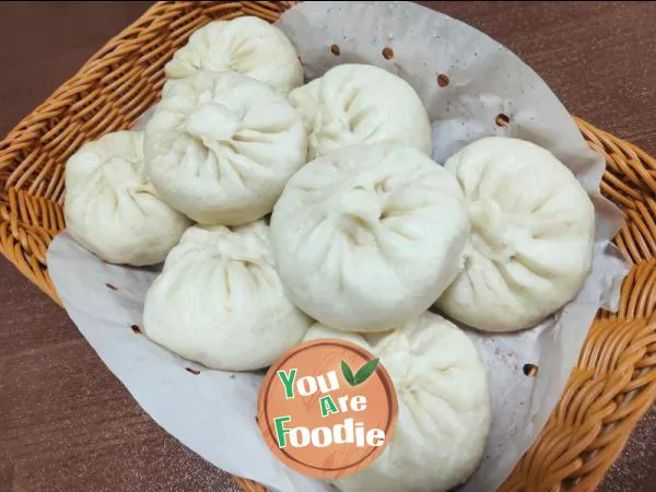 Almond mushroom, three delicacies and whole wheat steamed stuffed bun