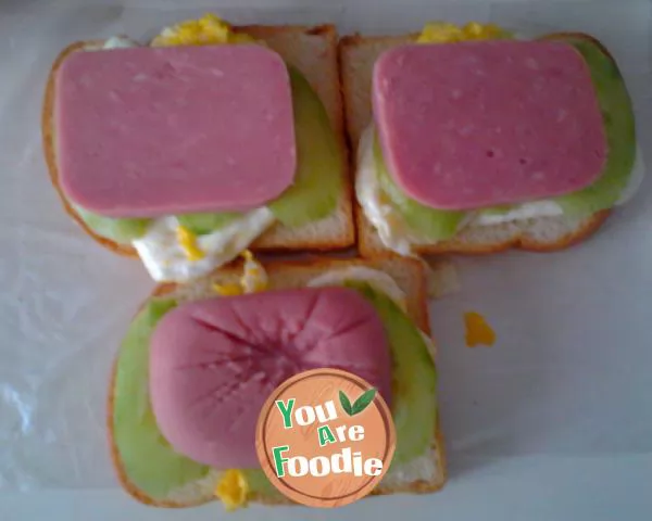 One minute breakfast, nutritious simple sandwich