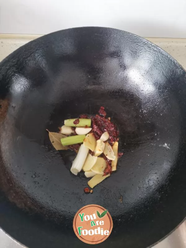 Stewed Fish in Iron Pot