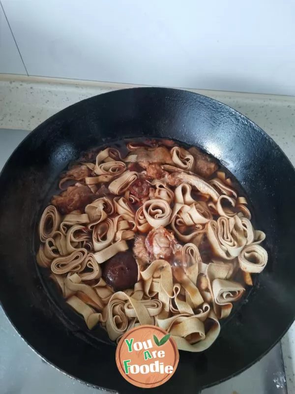 Stewed Fish in Iron Pot