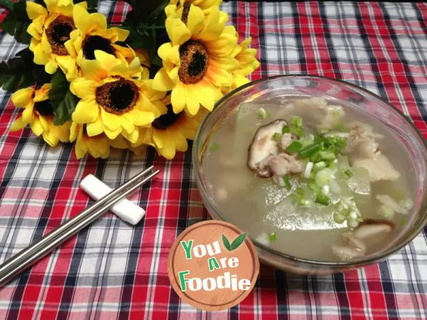 Sliced-pork-soup-with-mushroom-and-white-gourd