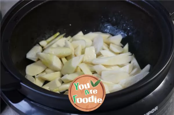 Braised water bamboo with mushroom sauce