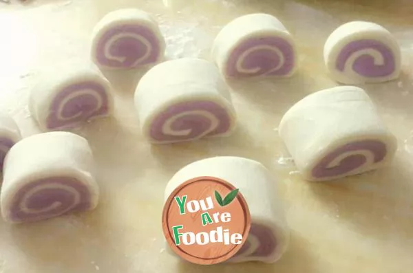 Purple potato double color steamed bread