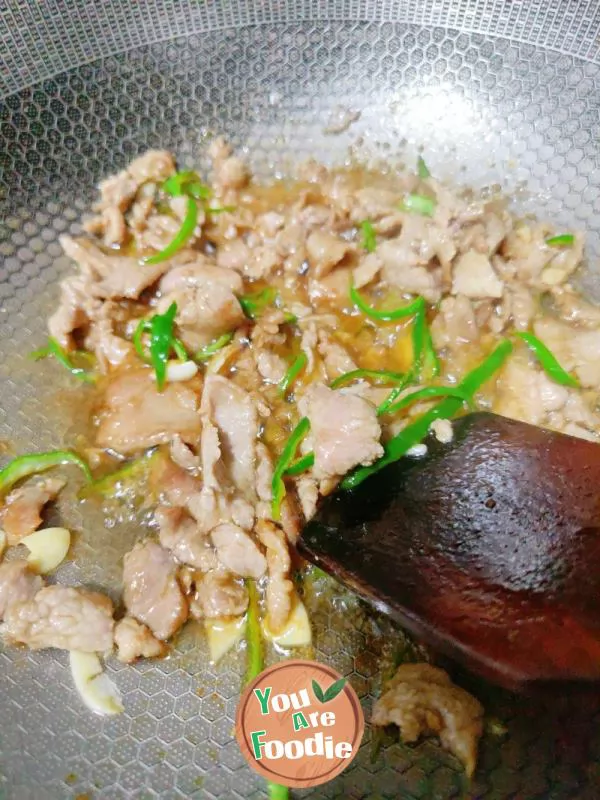 Beef noodle with green pepper