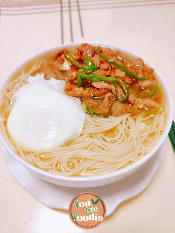Beef noodle with green pepper