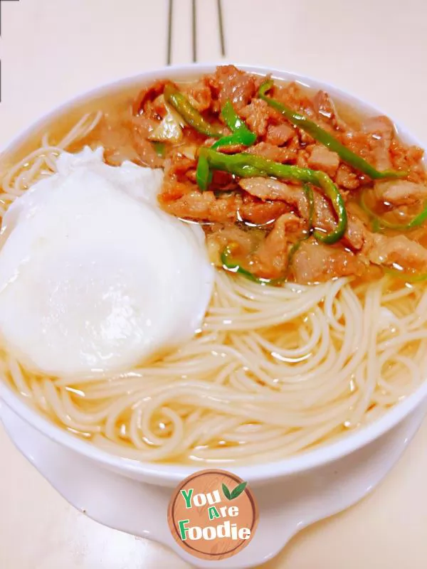 Beef noodle with green pepper