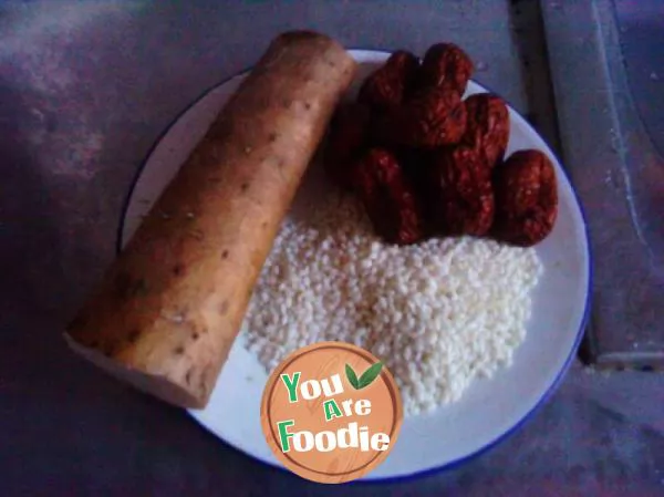 Invigorating spleen and blood -- Chinese yam and jujube porridge