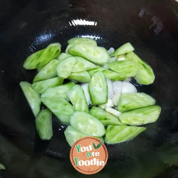 Stir fried cucumber with vegetable
