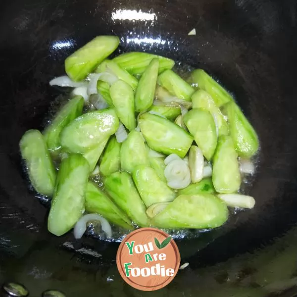 Stir fried cucumber with vegetable