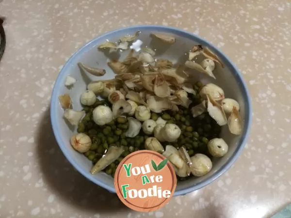 Congee with mung bean, Lily and lotus seeds