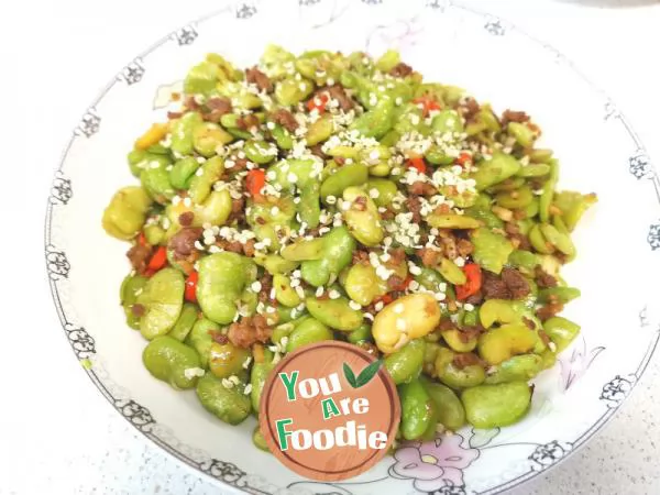 Fried-broad-bean-with-sesame-seed-and-minced-meat