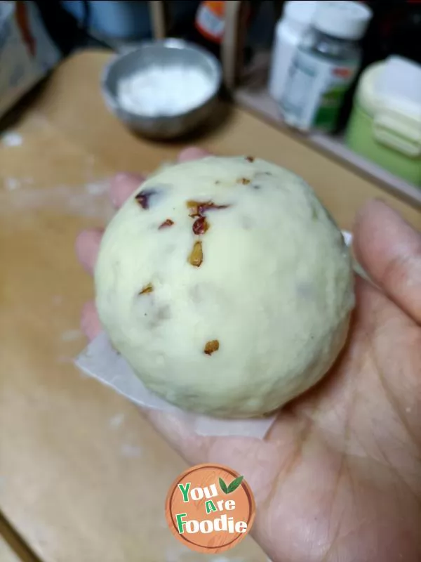 Milk flavored red jujube steamed bun and Bean Bun