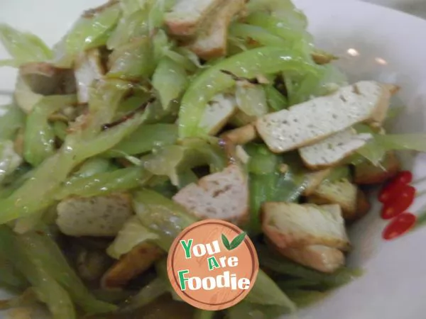 Vegetarian spring festival dish No. 3 - fried celery and tofu