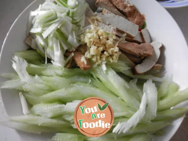 Vegetarian spring festival dish No. 3 - fried celery and tofu