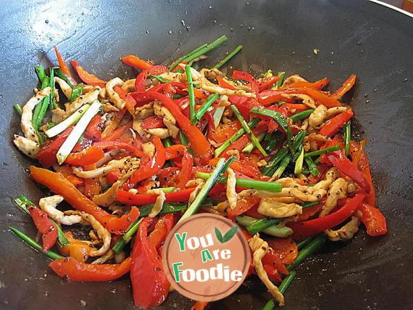 Fried chicken shreds with black pepper and red pepper