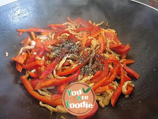 Fried chicken shreds with black pepper and red pepper