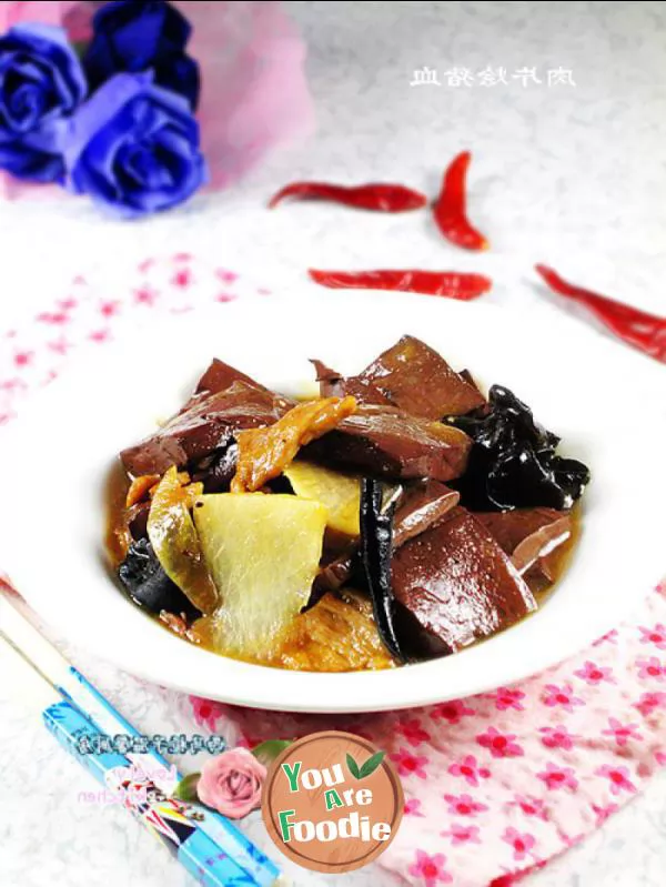 Braised-pork-blood-with-sliced-meat-and-agaric