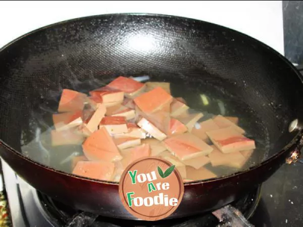 Braised pork blood with sliced meat and agaric